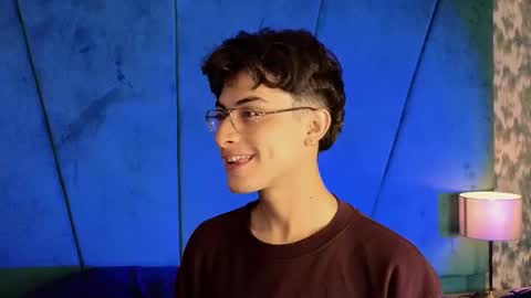 Aaron Ezequiel online show from 5, 10, 2025