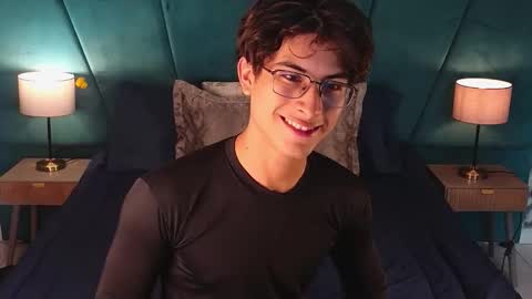 Aaron Ezequiel online show from 31, 5, 2026