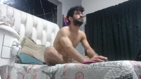 aaron_jones_1 online show from 19, 5, 2026