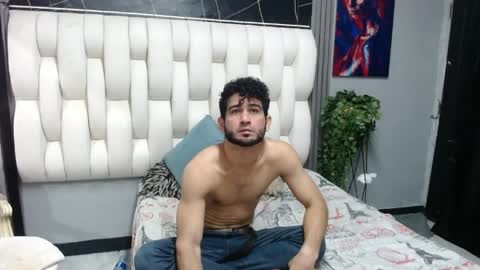 aaron_jones_1 online show from 20, 5, 2026