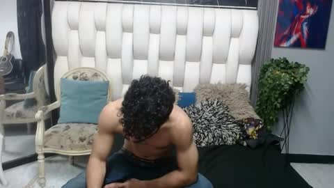 aaron_jones_1 online show from 25, 5, 2026