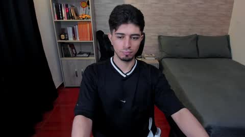 Aaron online show from 10, 12, 2024