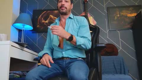 Aaron online show from 4, 10, 2025