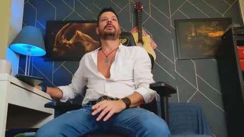 Aaron online show from 12, 10, 2025