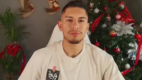 Snapshot of aaronfox_ chatting on 9, 12, 2024 AARON online show from 9, 12, 2024