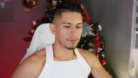 Snapshot of aaronfox_ chatting on 11, 12, 2024 AARON online show from 11, 12, 2024