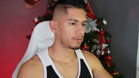 Snapshot of aaronfox_ chatting on 13, 12, 2024 AARON online show from 13, 12, 2024