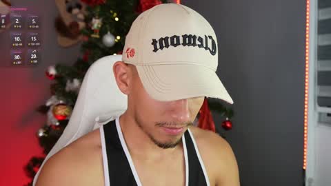 Snapshot of aaronfox_ chatting on 15, 12, 2024 AARON online show from 15, 12, 2024