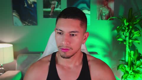 Snapshot of aaronfox_ chatting on 23, 1, 2025 AARON online show from 23, 1, 2025