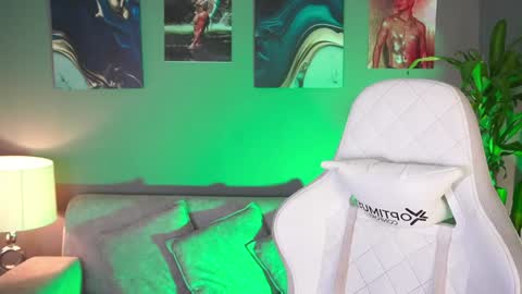 Snapshot of aaronfox_ chatting on 29, 1, 2025 AARON online show from 29, 1, 2025