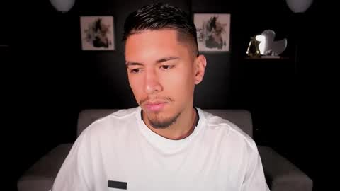 Snapshot of aaronfox_ chatting on 9, 9, 2025 AARON online show from 9, 9, 2025