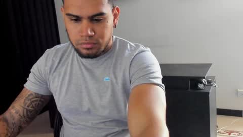 ig aaron hunter123 online show from 4, 4, 2026