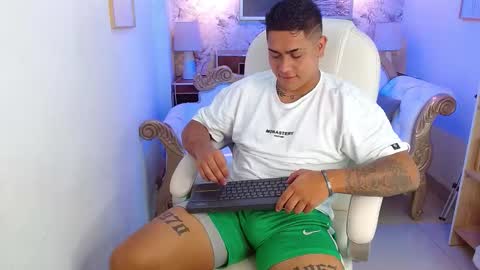 Aaron online show from 2, 12, 2025