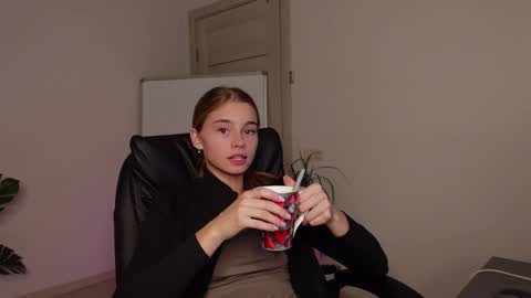 Snapshot of abby_laker chatting on 4, 12, 2024 ABBY LAKER online show from 4, 12, 2024