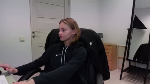 Snapshot of abby_laker chatting on 2, 1, 2025 ABBY LAKER online show from 2, 1, 2025