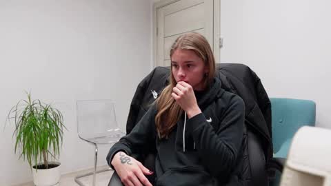 Snapshot of abby_laker chatting on 5, 1, 2025 ABBY LAKER online show from 5, 1, 2025