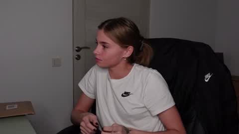 Snapshot of abby_laker chatting on 9, 1, 2025 ABBY LAKER online show from 9, 1, 2025