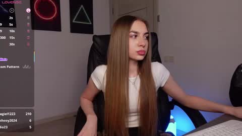 Snapshot of abby_laker chatting on 4, 3, 2025 ABBY LAKER online show from 4, 3, 2025