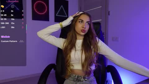 Snapshot of abby_laker chatting on 5, 3, 2025 ABBY LAKER online show from 5, 3, 2025