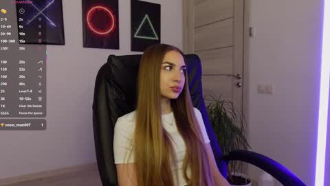 Snapshot of abby_laker chatting on 8, 3, 2025 ABBY LAKER online show from 8, 3, 2025