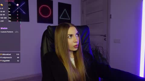 Snapshot of abby_laker chatting on 8, 3, 2025 ABBY LAKER online show from 8, 3, 2025