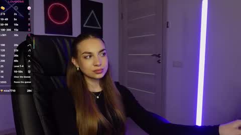 Snapshot of abby_laker chatting on 11, 3, 2025 ABBY LAKER online show from 11, 3, 2025