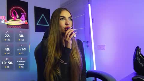 Snapshot of abby_laker chatting on 11, 10, 2025 ABBY LAKER online show from 11, 10, 2025