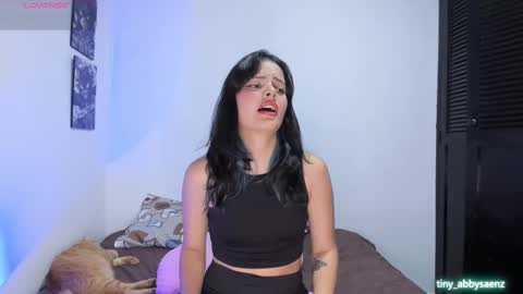 Abby Saenz online show from 12, 9, 2025