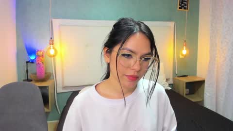 Snapshot of abbydixon1 chatting on 4, 12, 2024 Abby Dixon online show from 4, 12, 2024