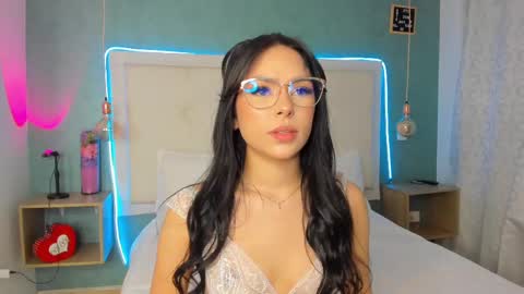Snapshot of abbydixon1 chatting on 21, 2, 2025 Abby Dixon online show from 21, 2, 2025