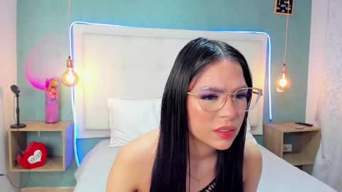 Snapshot of abbydixon1 chatting on 28, 2, 2025 Abby Dixon online show from 28, 2, 2025