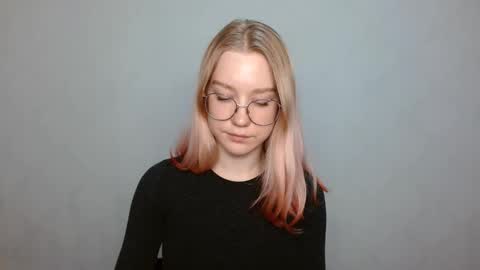 Abby Lovense is active online show from 29, 12, 2024