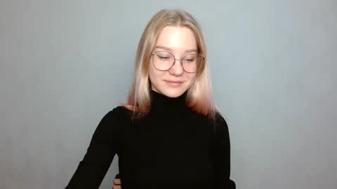 Abby Lovense is active online show from 7, 1, 2025