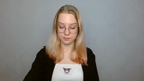 Abby Lovense is active online show from 21, 1, 2025