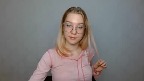 Abby Lovense is active online show from 29, 1, 2025