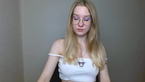 Abby Lovense is active online show from 19, 1, 2026