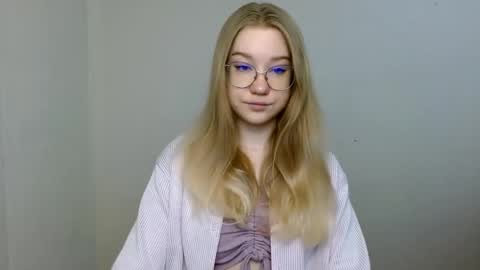 Abby Lovense is active online show from 2, 5, 2026