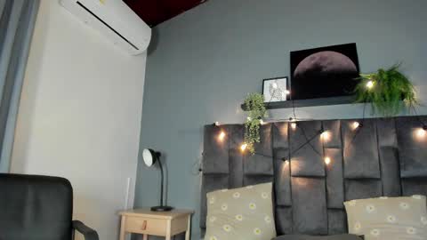 Snapshot of abbywathson chatting on 30, 4, 2026 A B B Y online show from 30, 4, 2026