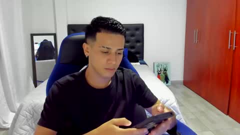 Independence model AbelAsburgo online show from 21, 12, 2024