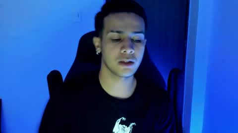 Independence model AbelAsburgo online show from 31, 12, 2024