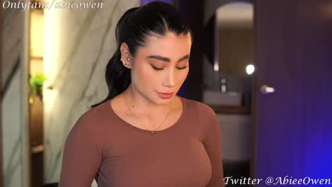 abie_owen online show from 10, 1, 2025