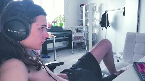 hi  cum in pvt noi extra tip online show from 22, 4, 2026