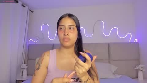 Snapshot of abriill_2 chatting on 17, 3, 2026 ABRIL online show from 17, 3, 2026