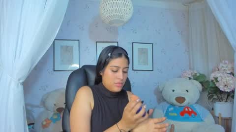 Snapshot of abriill_2 chatting on 1, 4, 2026 ABRIL online show from 1, 4, 2026