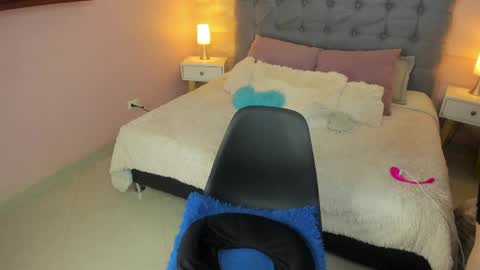 Snapshot of abril_777 chatting on 6, 4, 2026 Abril 777 online show from 6, 4, 2026