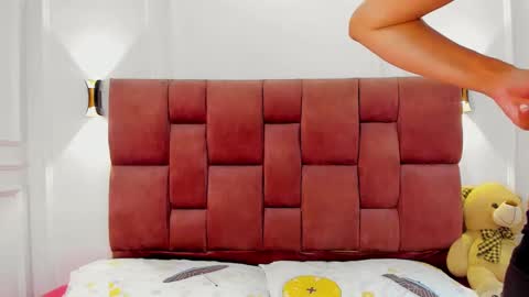 Abril jones online show from 7, 1, 2025