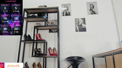 Abril  online show from 31, 12, 2024