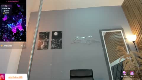 Abril  online show from 1, 2, 2025