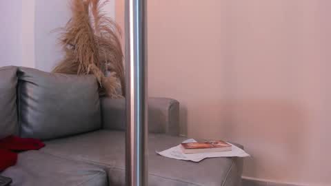 Abril  online show from 11, 3, 2025