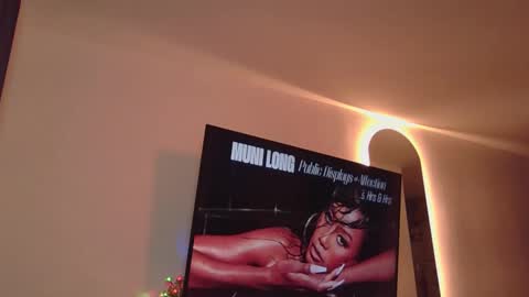 Abril  online show from 15, 9, 2025